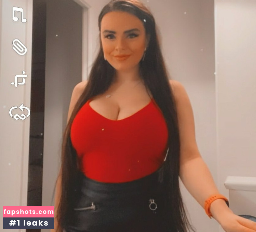 Kirsty Brittain nude babe gallery