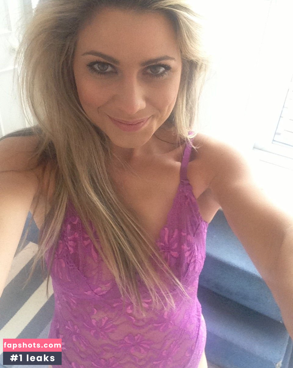 Kirsty Duffy gallery photo #10