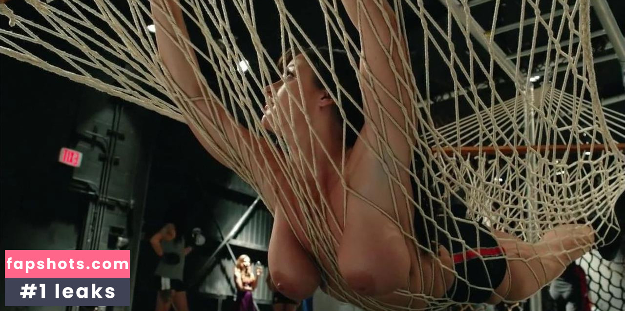 Kirsty Hill gallery photo #5