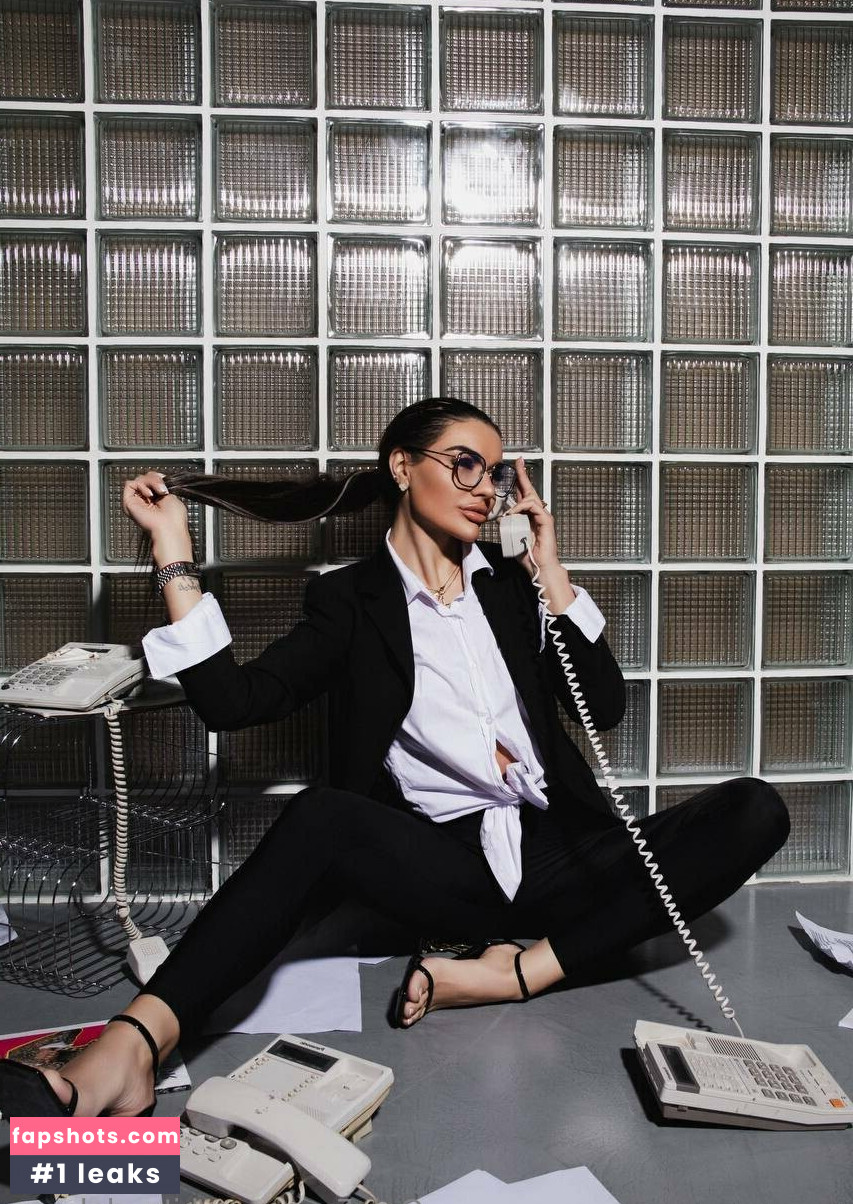 kita_dolores gallery photo #11