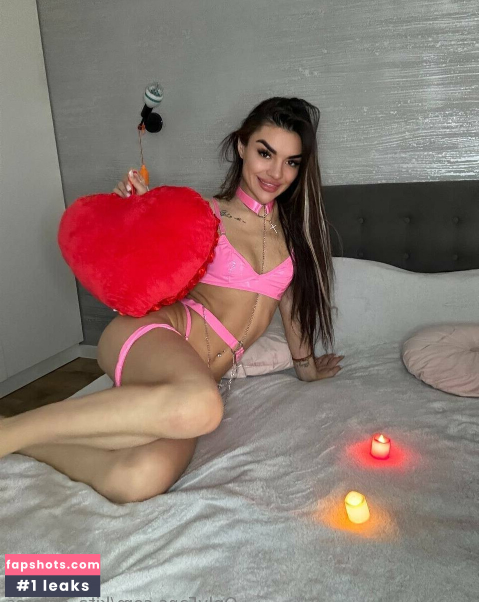 kita_dolores gallery photo #4