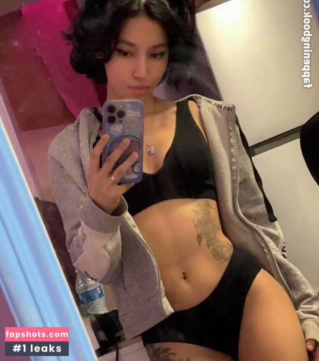 Kittenfox19 nude babe gallery