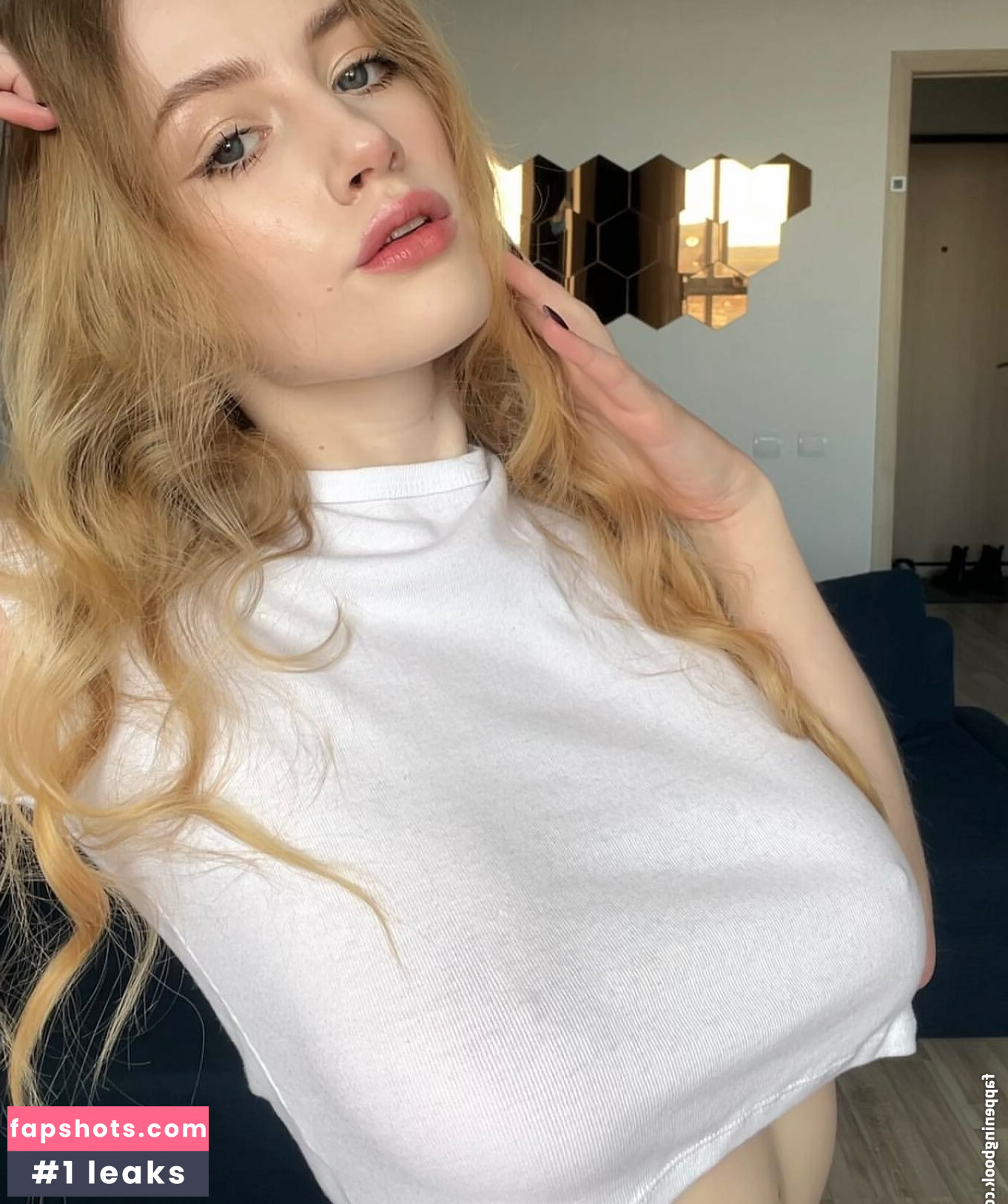 kittenyulia nude babe gallery