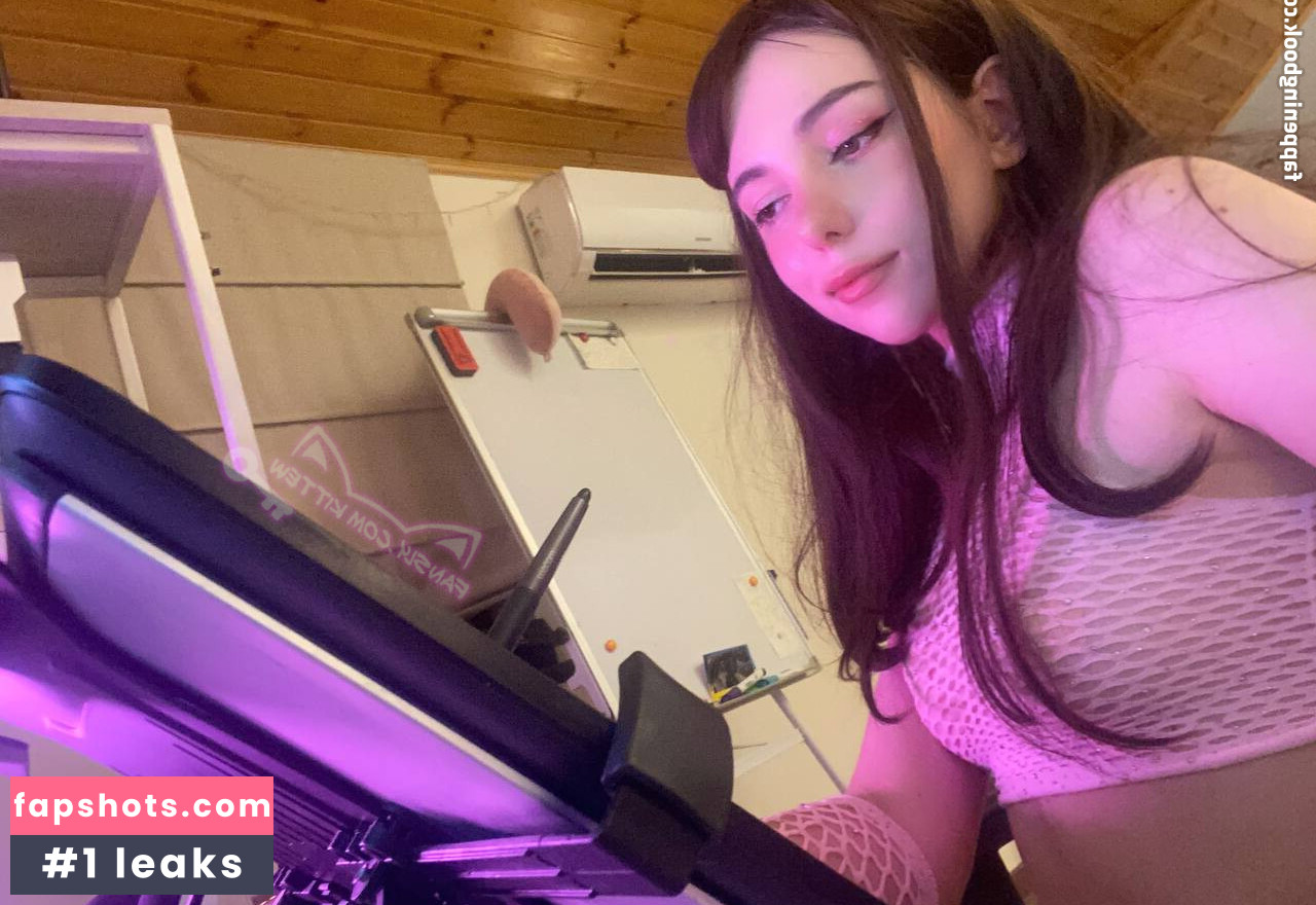 Kittew Nahé úniky fotek pouze od fanoušků #111 - Fapshots