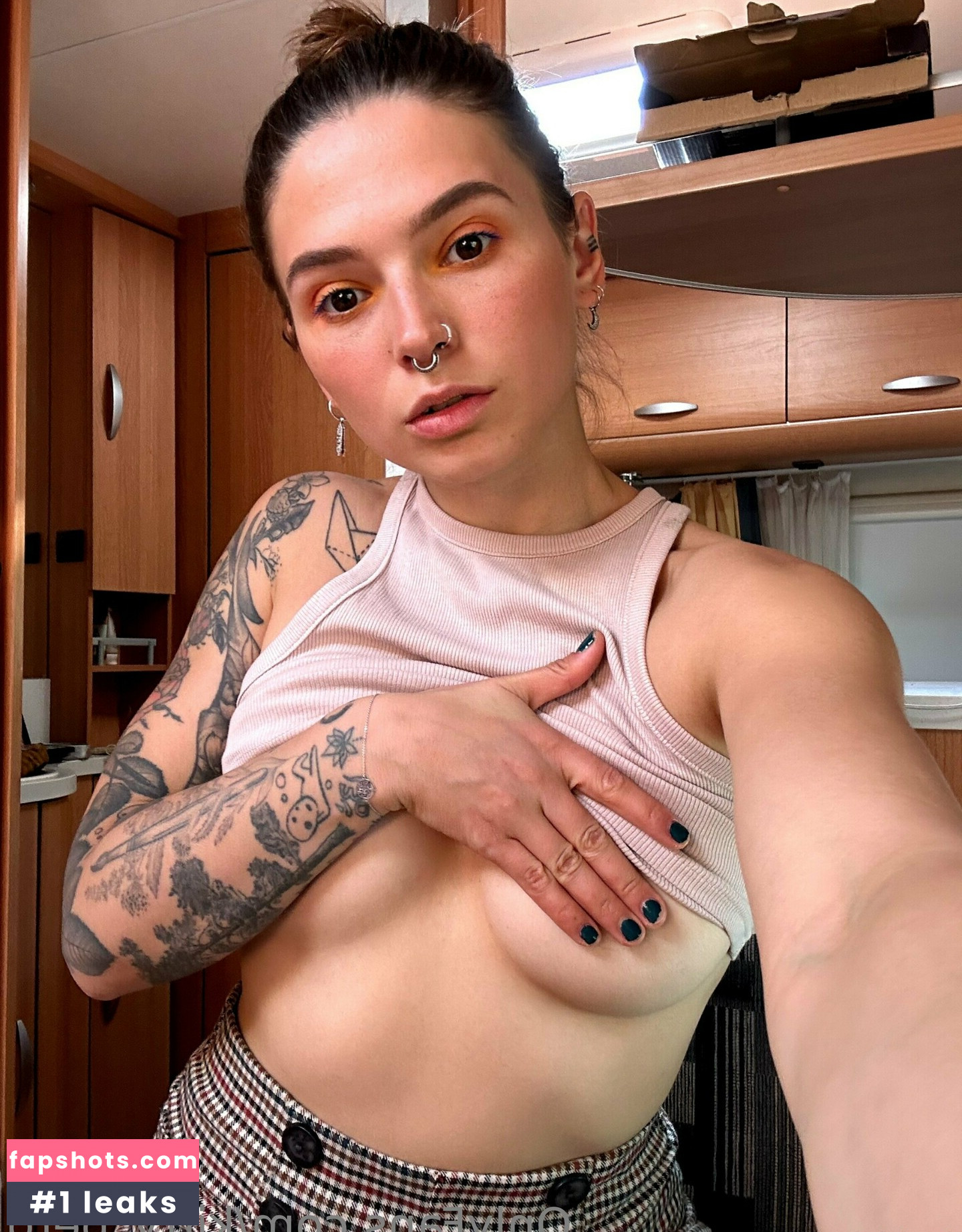 Kitty Berg gallery photo #122