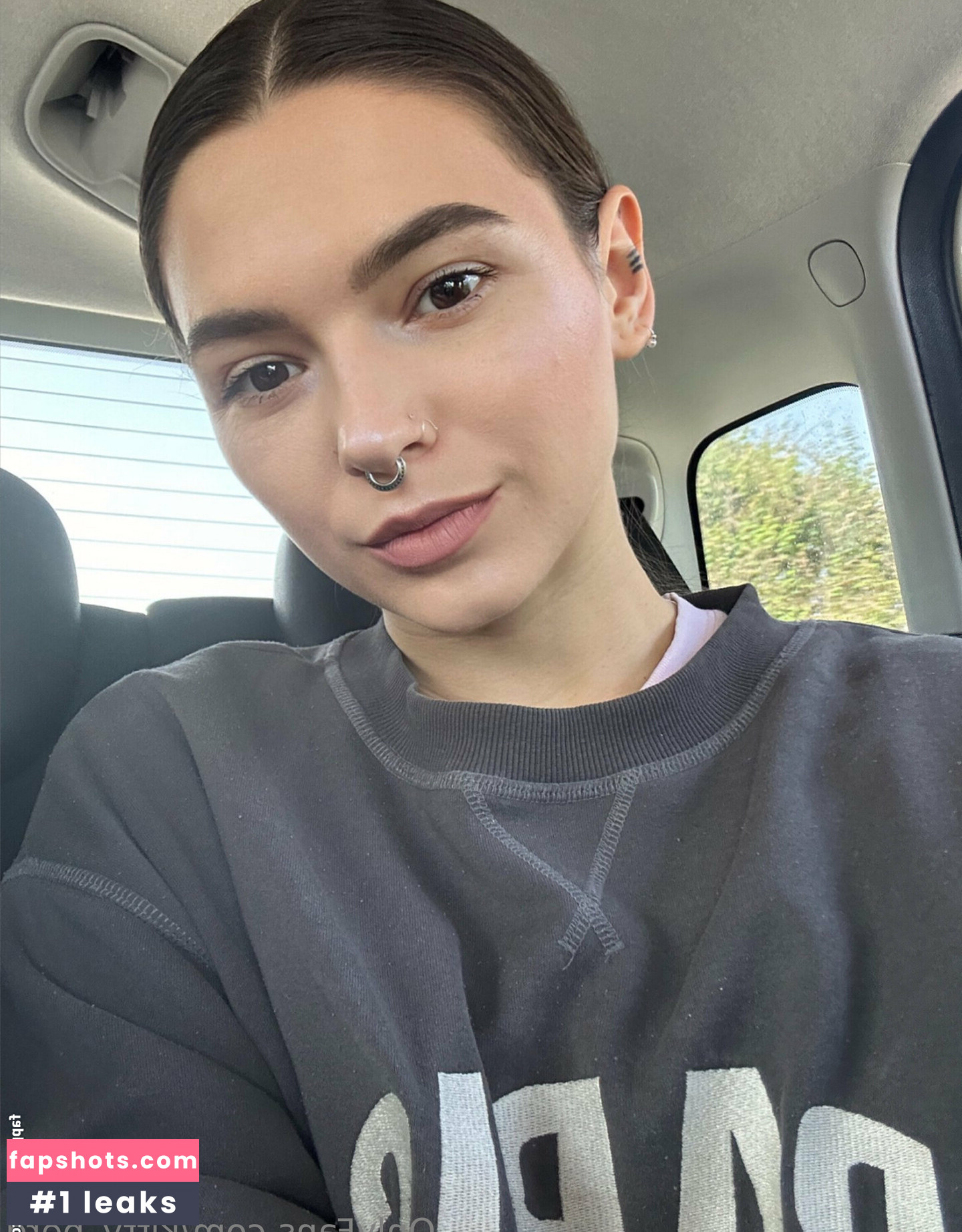 Kitty Berg gallery photo #5