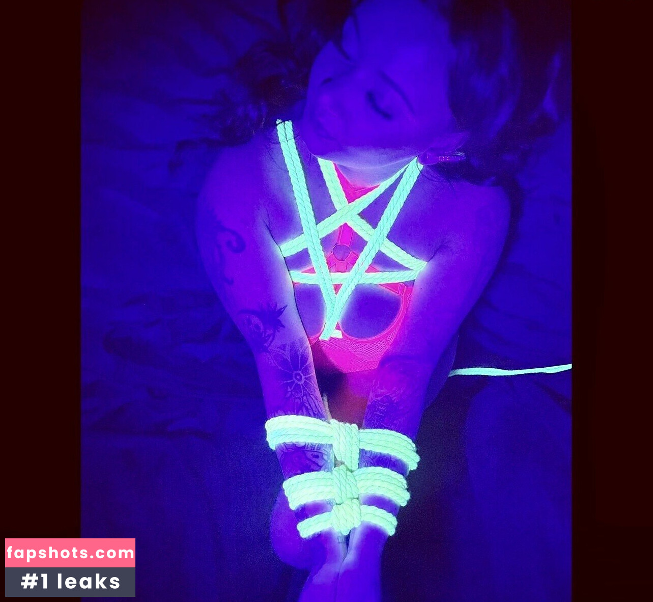 Kittyxxxglitter Nude Leaks OnlyFans Photos #2 - LeakJerk