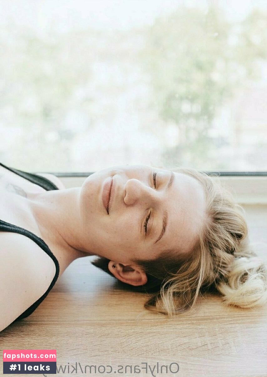 kiwi-y-coco Nude Leaks OnlyFans Photos #16 - LeakJerk