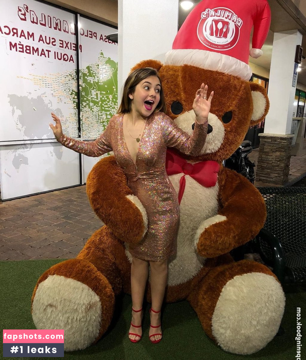 Klara Castanho gallery photo #72