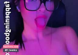 KloeDear gallery photo #4