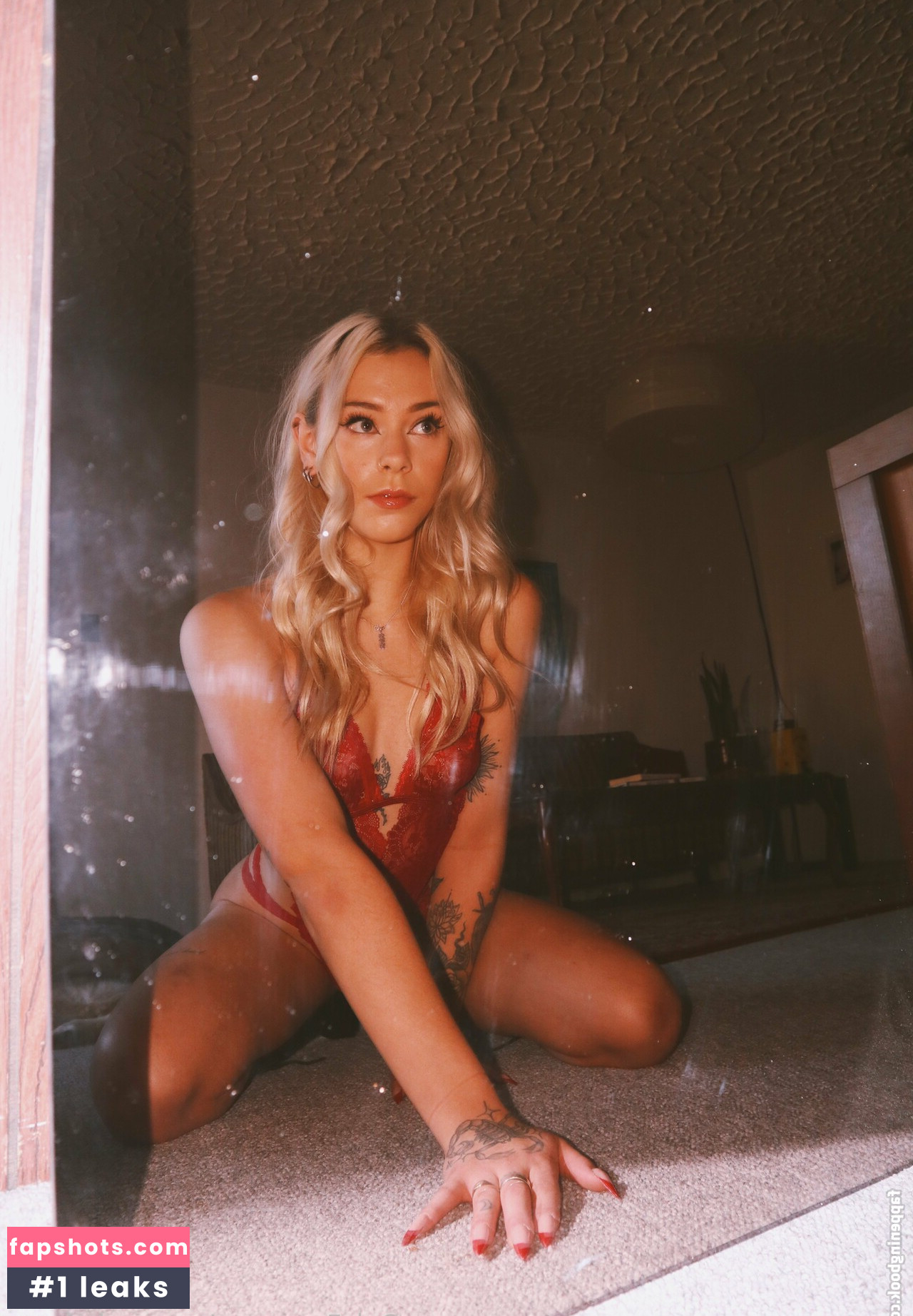 knifegrlfriend gallery photo #2