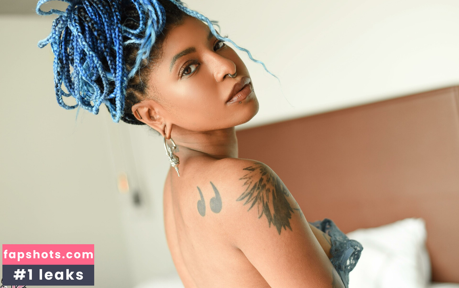 Knoxxia gallery photo #29