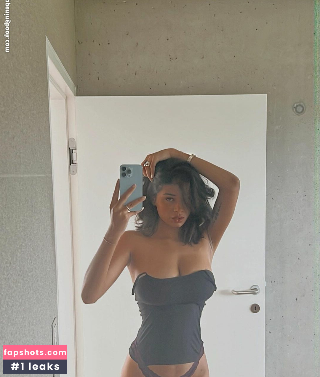 Komal Khosla Nude Leaks OnlyFans Photos #24 - LeakJerk