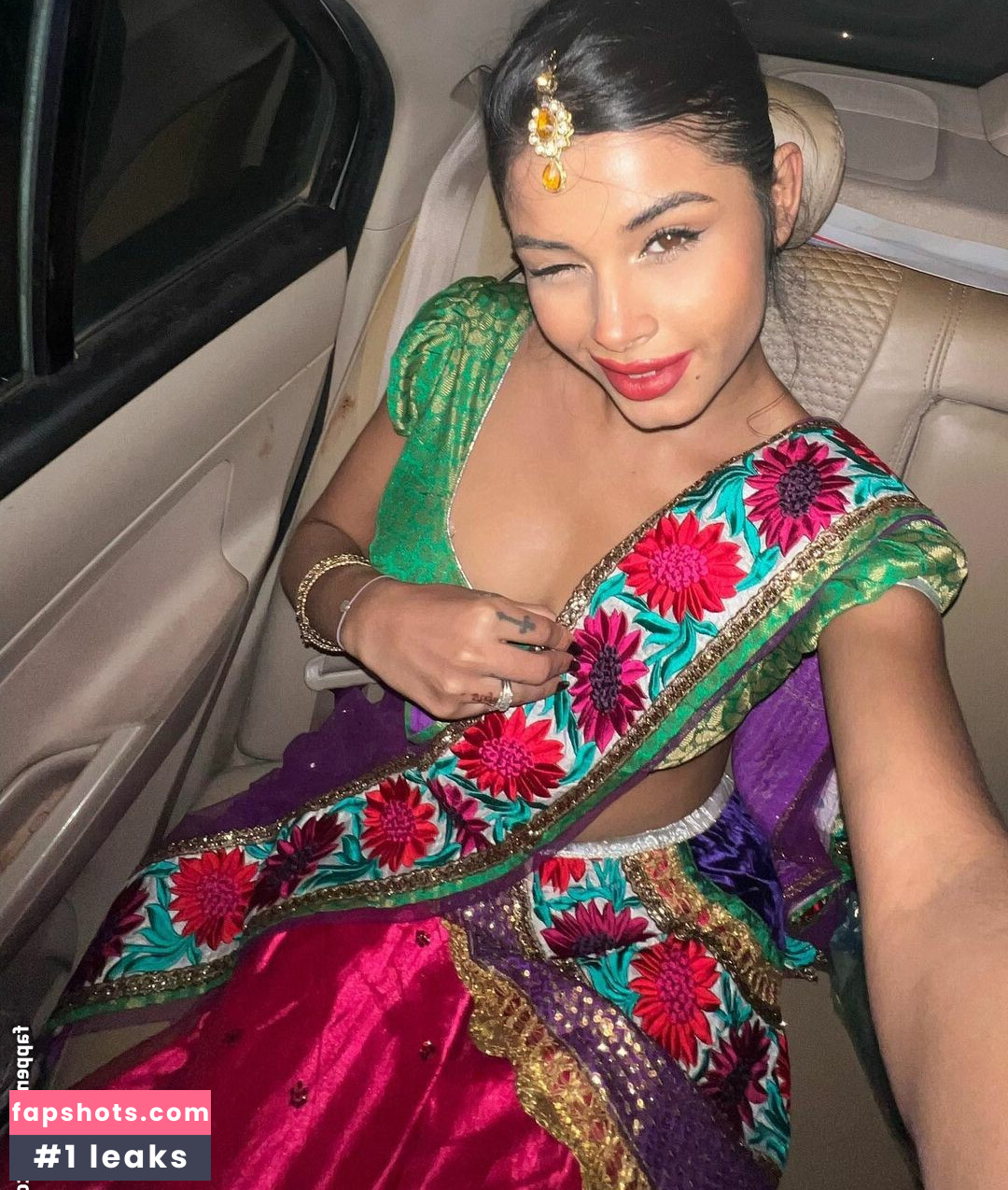 Komal Khosla Nude Leaks OnlyFans Photos #25 - LeakJerk