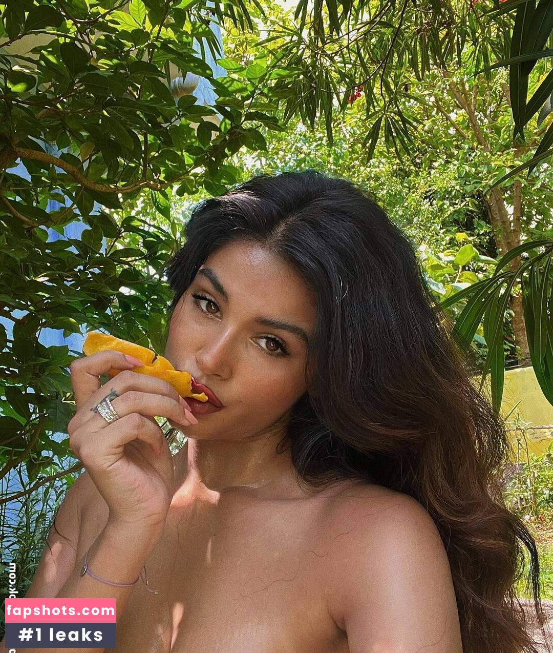 Komal Khosla Nude Leaks OnlyFans Photos #27 - LeakJerk