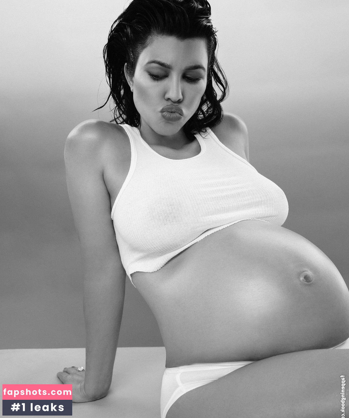 Kourtney Kardashian Nude Leaks OnlyFans Photos #170 - LeakJerk