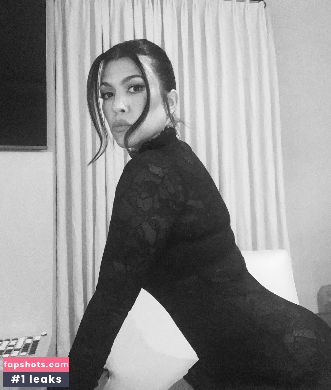 Kourtney Kardashian Nude Leaks OnlyFans Photos #196 - LeakJerk