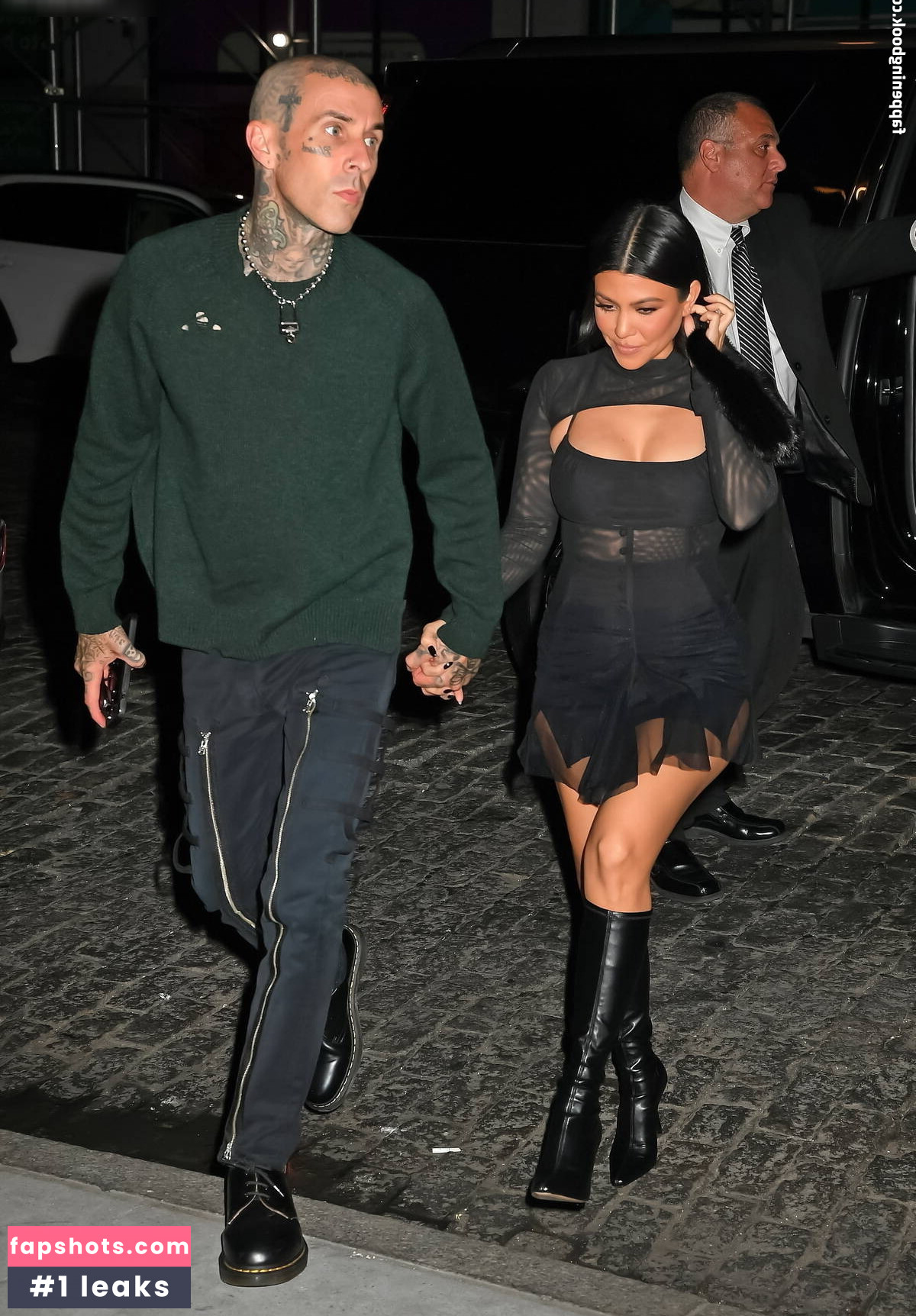 Kourtney Kardashian Nude Leaks OnlyFans Photos #23 - LeakJerk