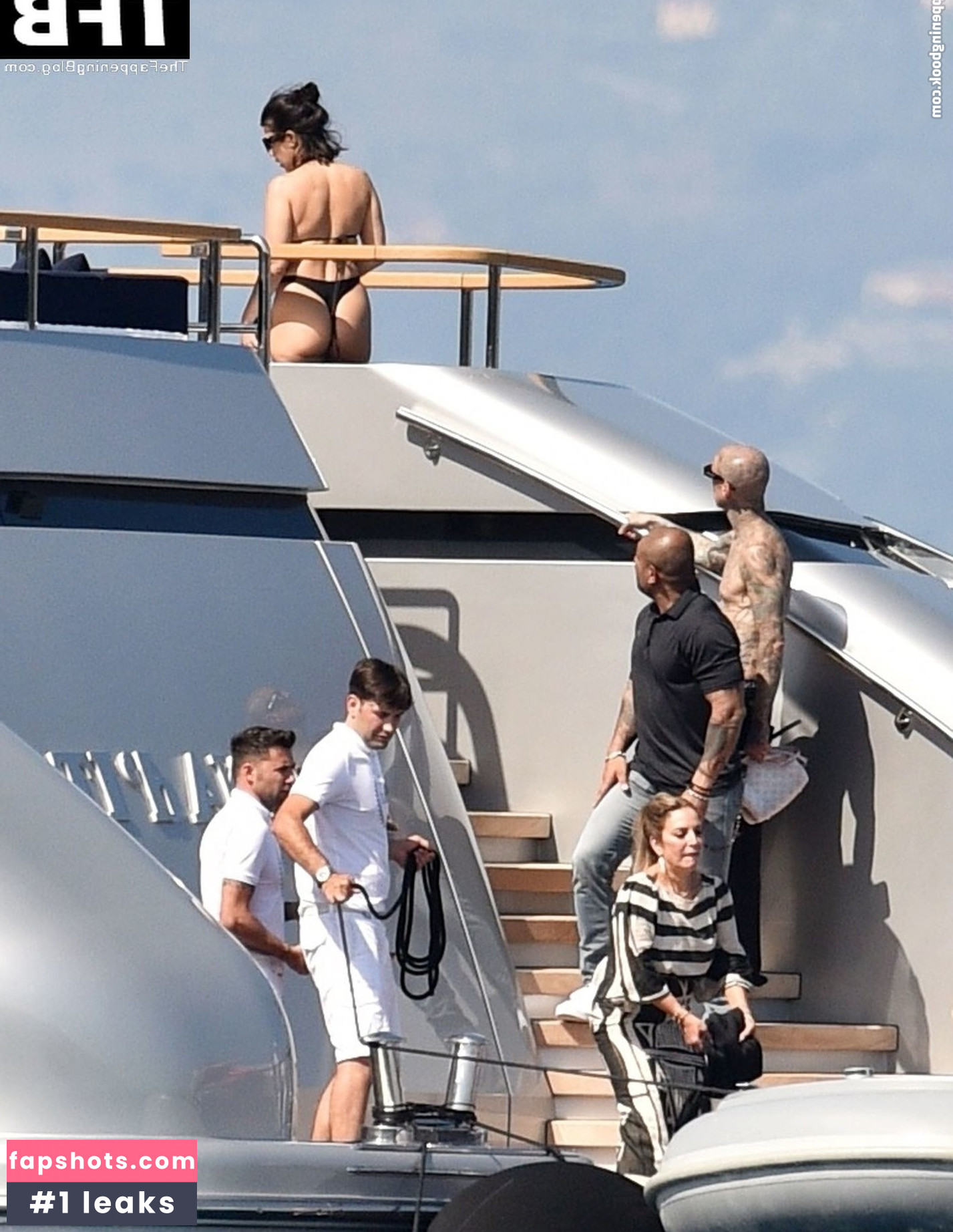 Kourtney Kardashian Nude Leaks OnlyFans Photos #230 - LeakJerk