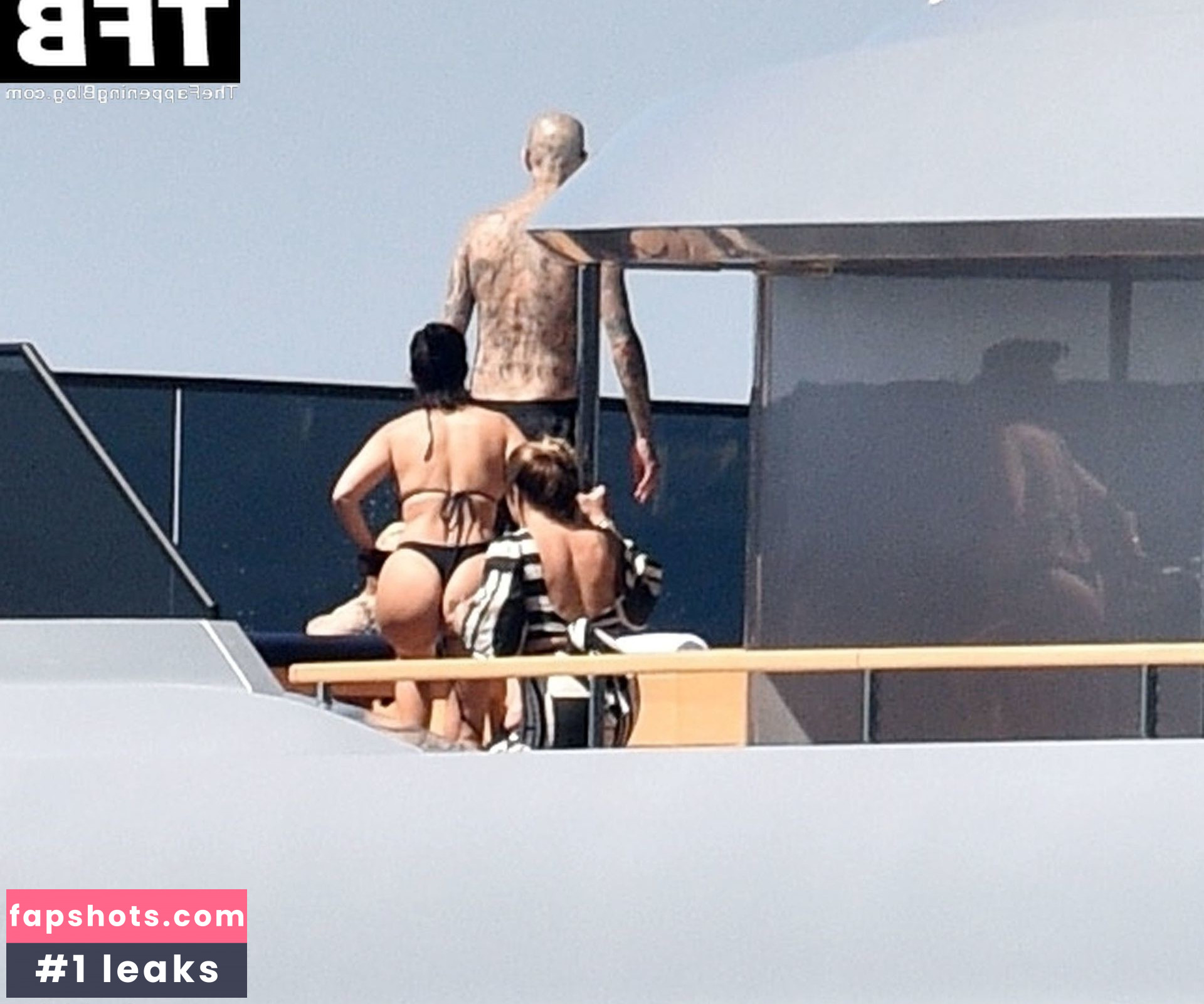 Kourtney Kardashian Nude Leaks OnlyFans Photos #231 - LeakJerk