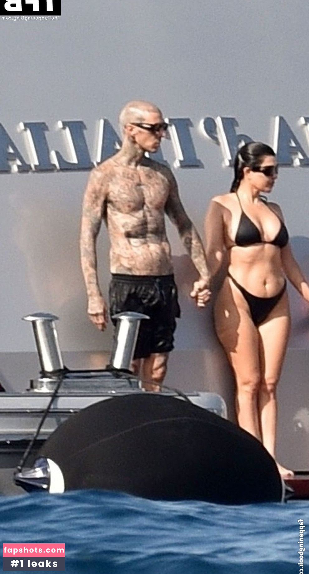 Kourtney Kardashian Nude Leaks OnlyFans Photos #233 - LeakJerk