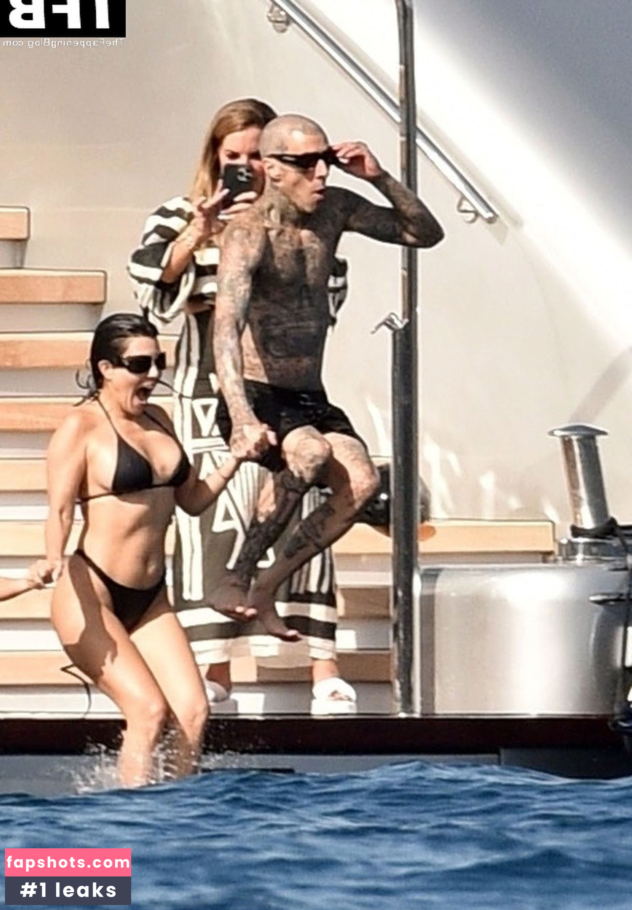 Kourtney Kardashian Nude Leaks OnlyFans Photos #238 - LeakJerk