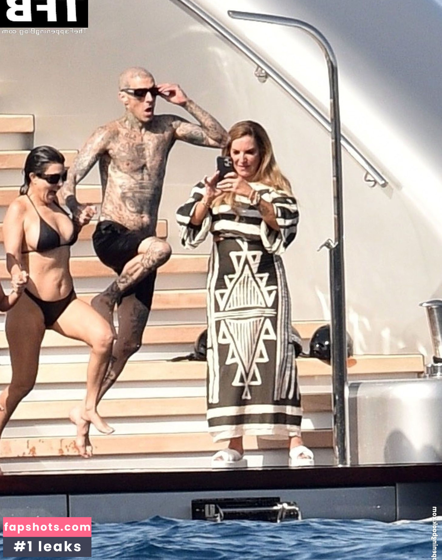 Kourtney Kardashian Nude Leaks OnlyFans Photos #239 - LeakJerk