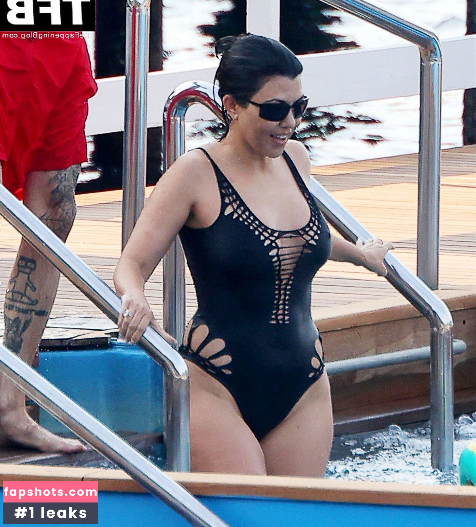 Kourtney Kardashian Nude Leaks OnlyFans Photos #269 - LeakJerk