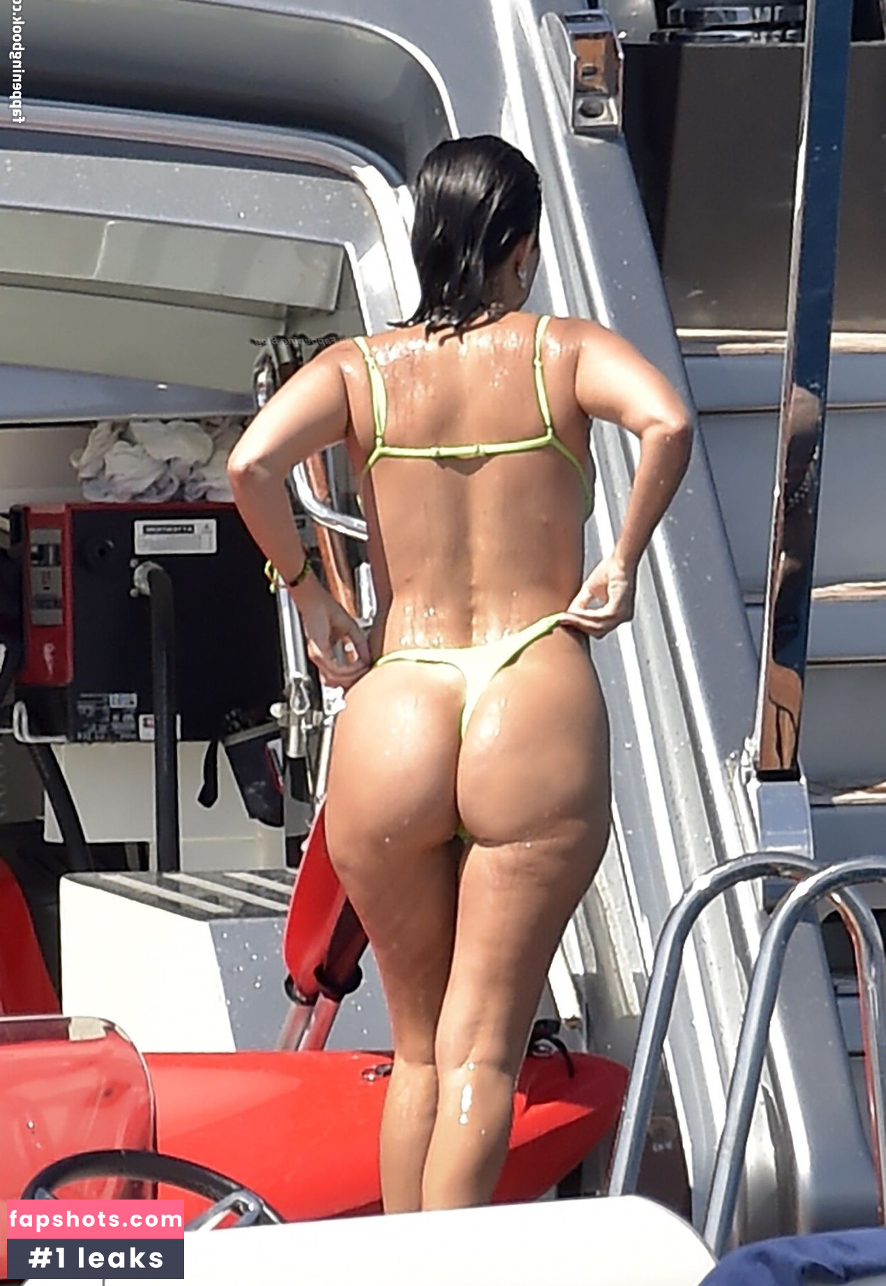 Kourtney Kardashian Nude Leaks OnlyFans Photos #302 - LeakJerk