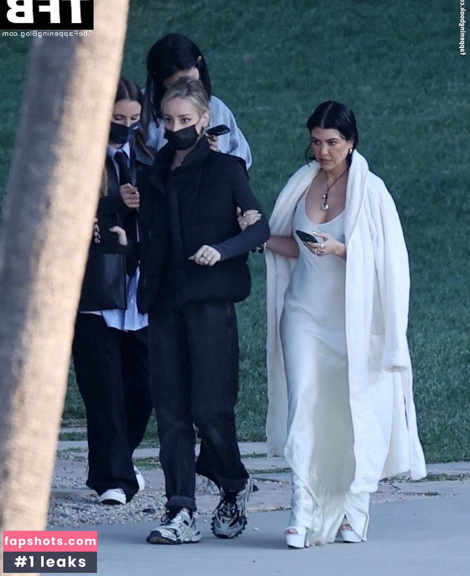 Kourtney Kardashian Nude Leaks OnlyFans Photos #324 - LeakJerk