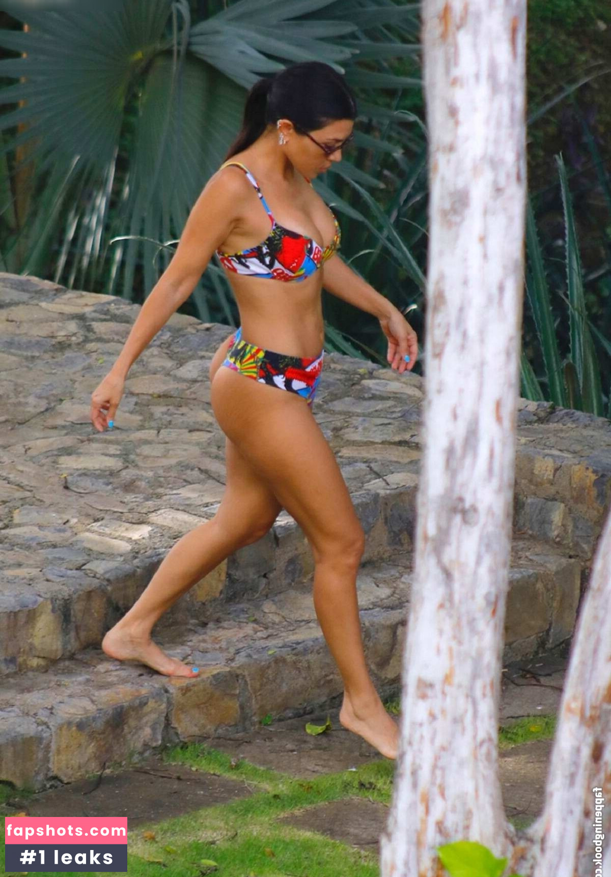 Kourtney Kardashian Nude Leaks OnlyFans Photos #35 - LeakJerk