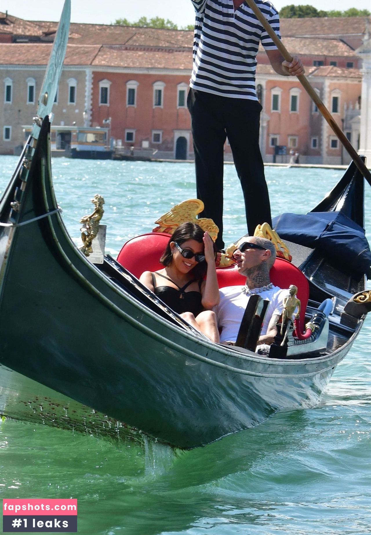 Kourtney Kardashian Nude Leaks OnlyFans Photos #364 - LeakJerk