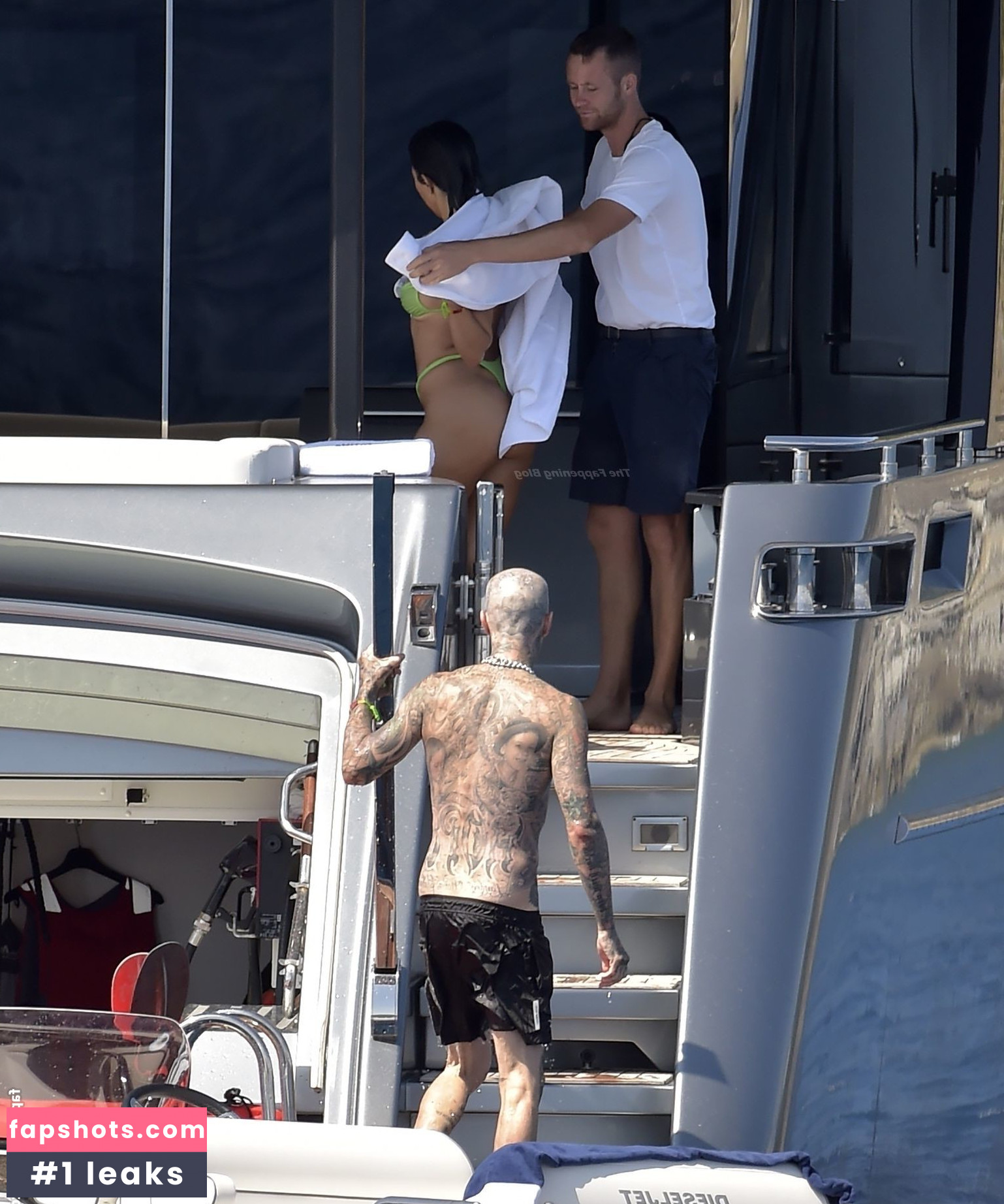 Kourtney Kardashian Nude Leaks OnlyFans Photos #379 - LeakJerk