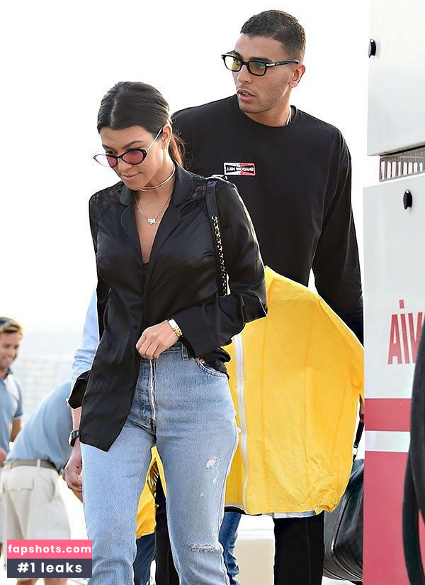 Kourtney Kardashian Nude Leaks OnlyFans Photos #411 - LeakJerk