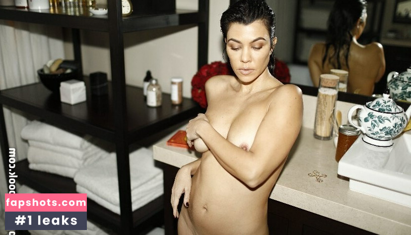 Kourtney Kardashian Nude Leaks OnlyFans Photos #51 - LeakJerk