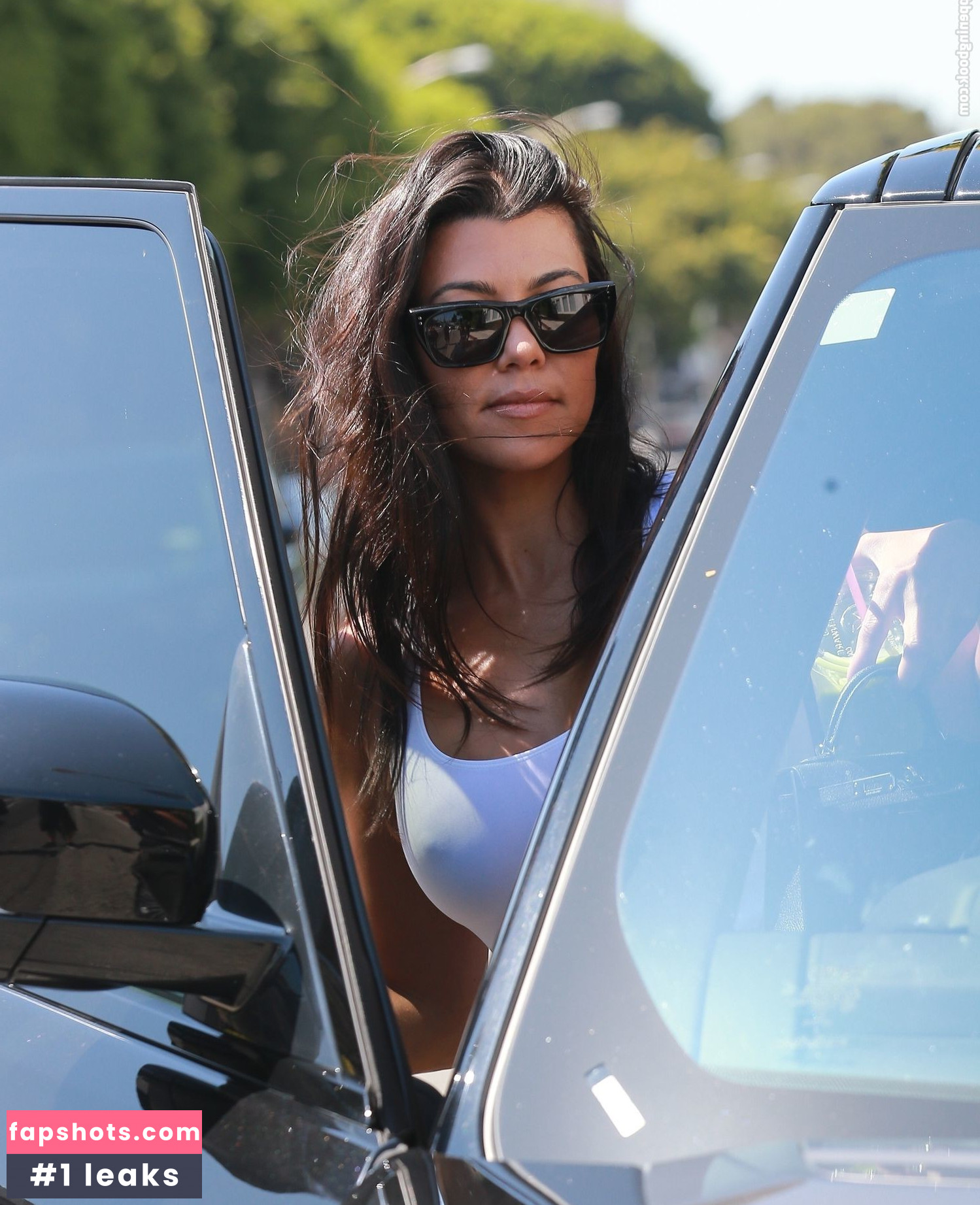 Kourtney Kardashian Nude Leaks OnlyFans Photos #509 - LeakJerk