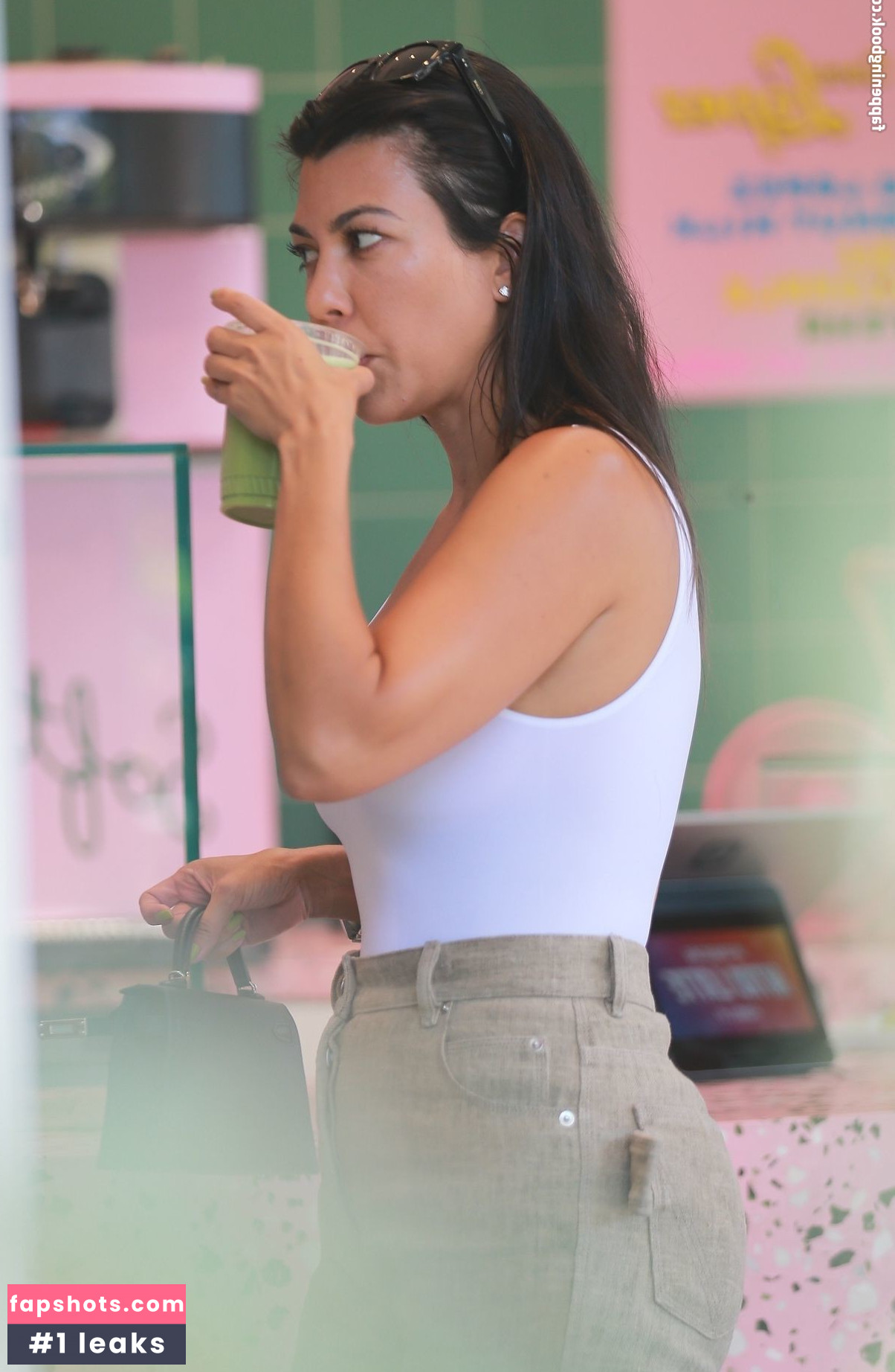 Kourtney Kardashian Nude Leaks OnlyFans Photos #523 - LeakJerk