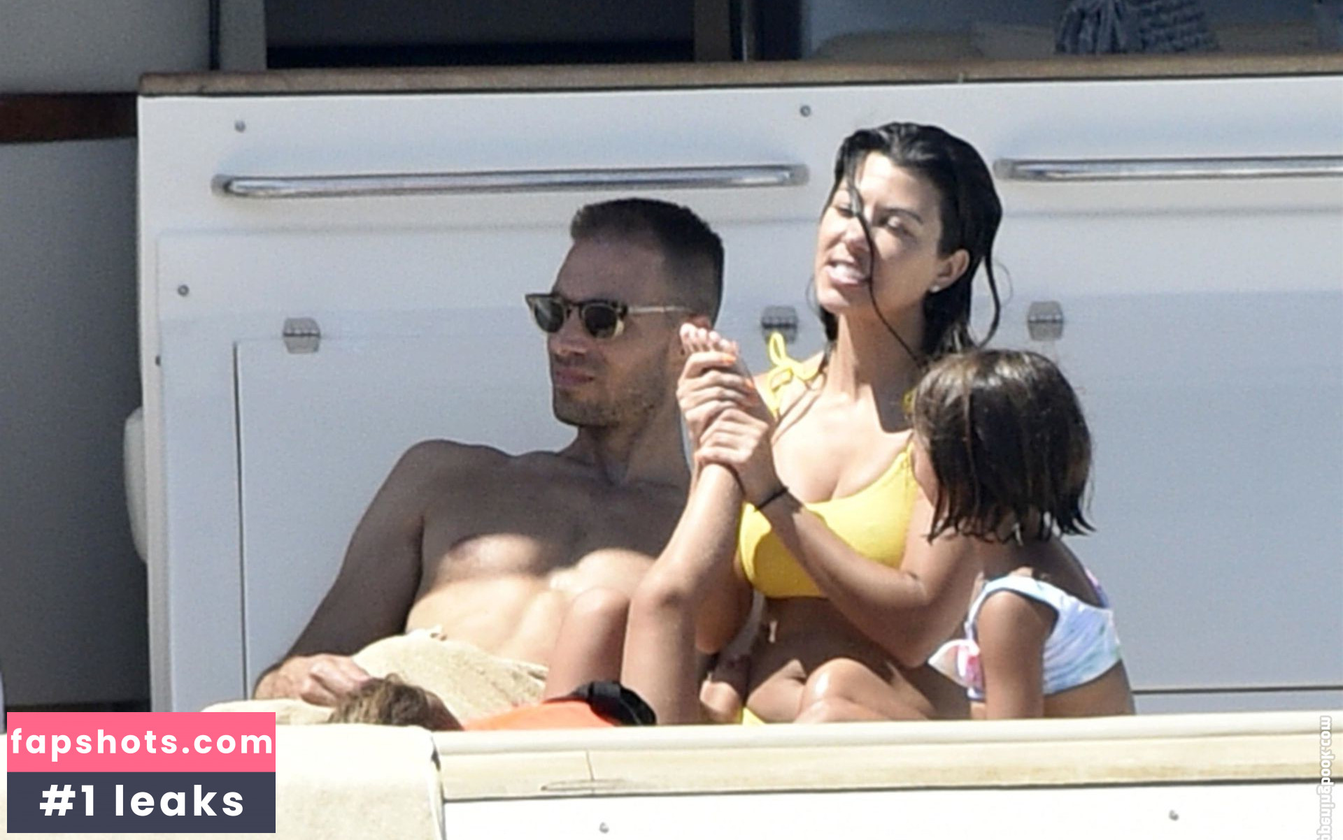 Kourtney Kardashian Nude Leaks OnlyFans Photos #642 - LeakJerk