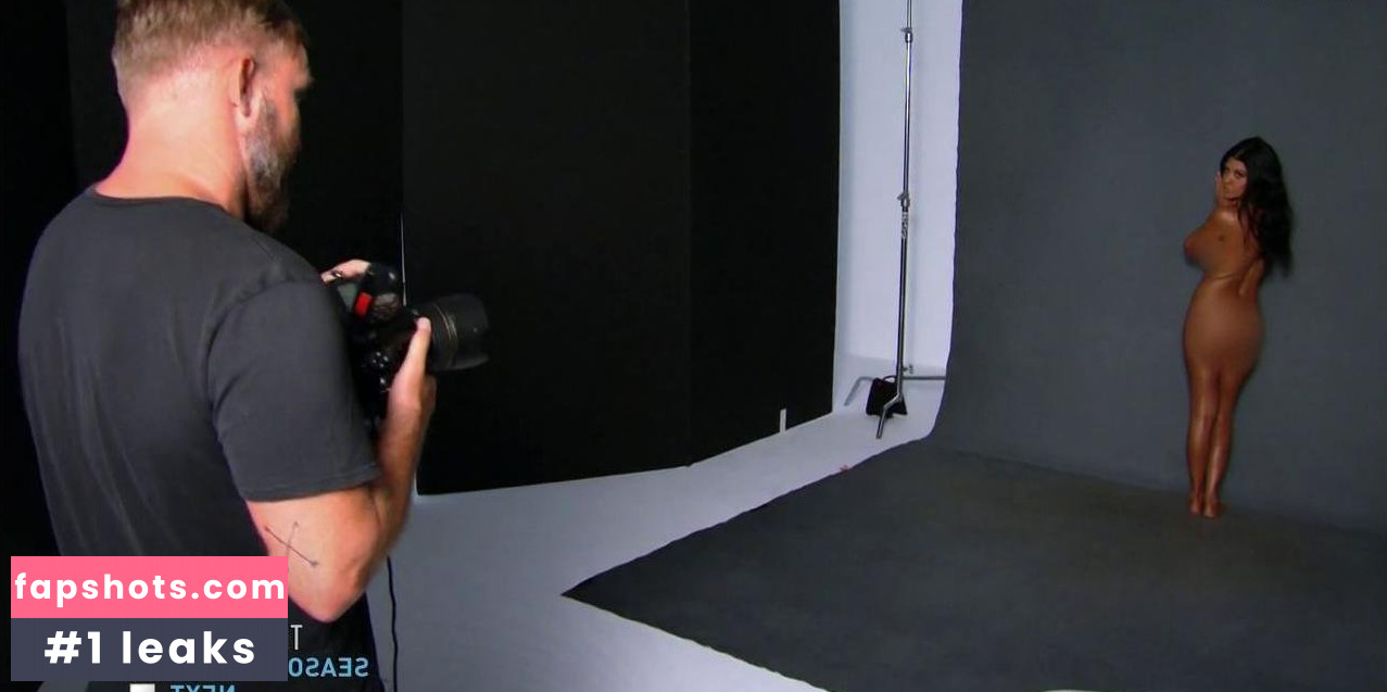 Kourtney Kardashian Nude Leaks OnlyFans Photos #690 - LeakJerk