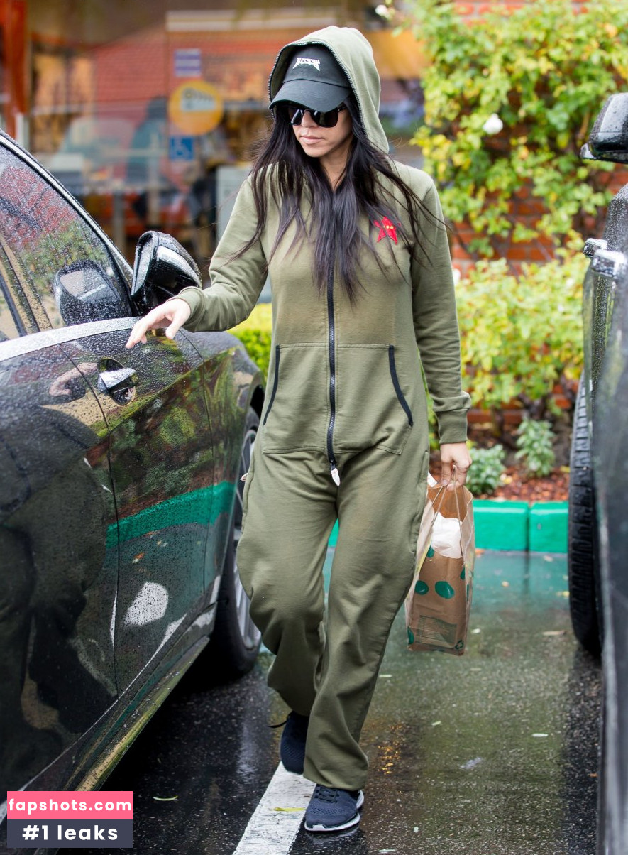 Kourtney Kardashian Nude Leaks OnlyFans Photos #716 - LeakJerk