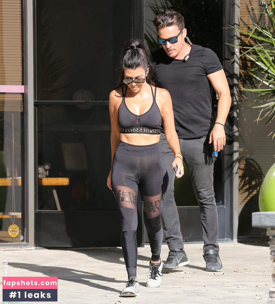 Kourtney Kardashian Nude Leaks OnlyFans Photos #734 - LeakJerk