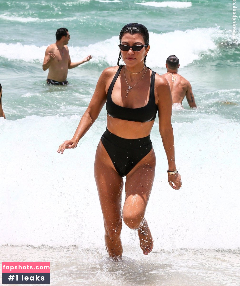 Kourtney Kardashian Nude Leaks OnlyFans Photos #768 - LeakJerk