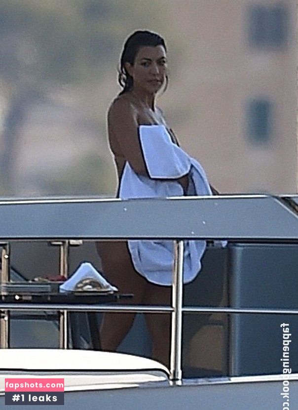 Kourtney Kardashian Nude Leaks OnlyFans Photos #855 - LeakJerk