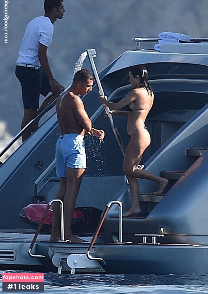 Kourtney Kardashian Nude Leaks OnlyFans Photos #862 - LeakJerk