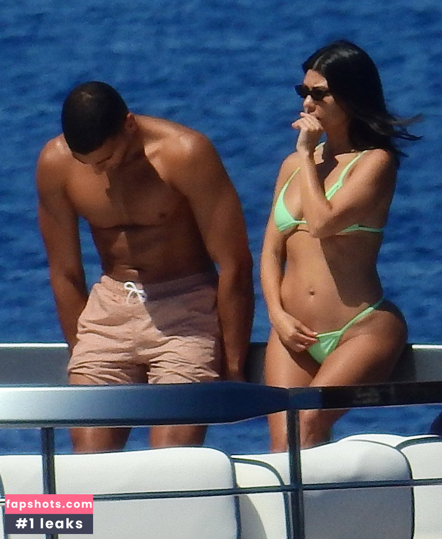 Kourtney Kardashian Nude Leaks OnlyFans Photos #873 - LeakJerk