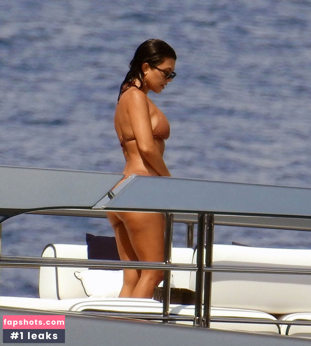 Kourtney Kardashian Nude Leaks OnlyFans Photos #890 - LeakJerk