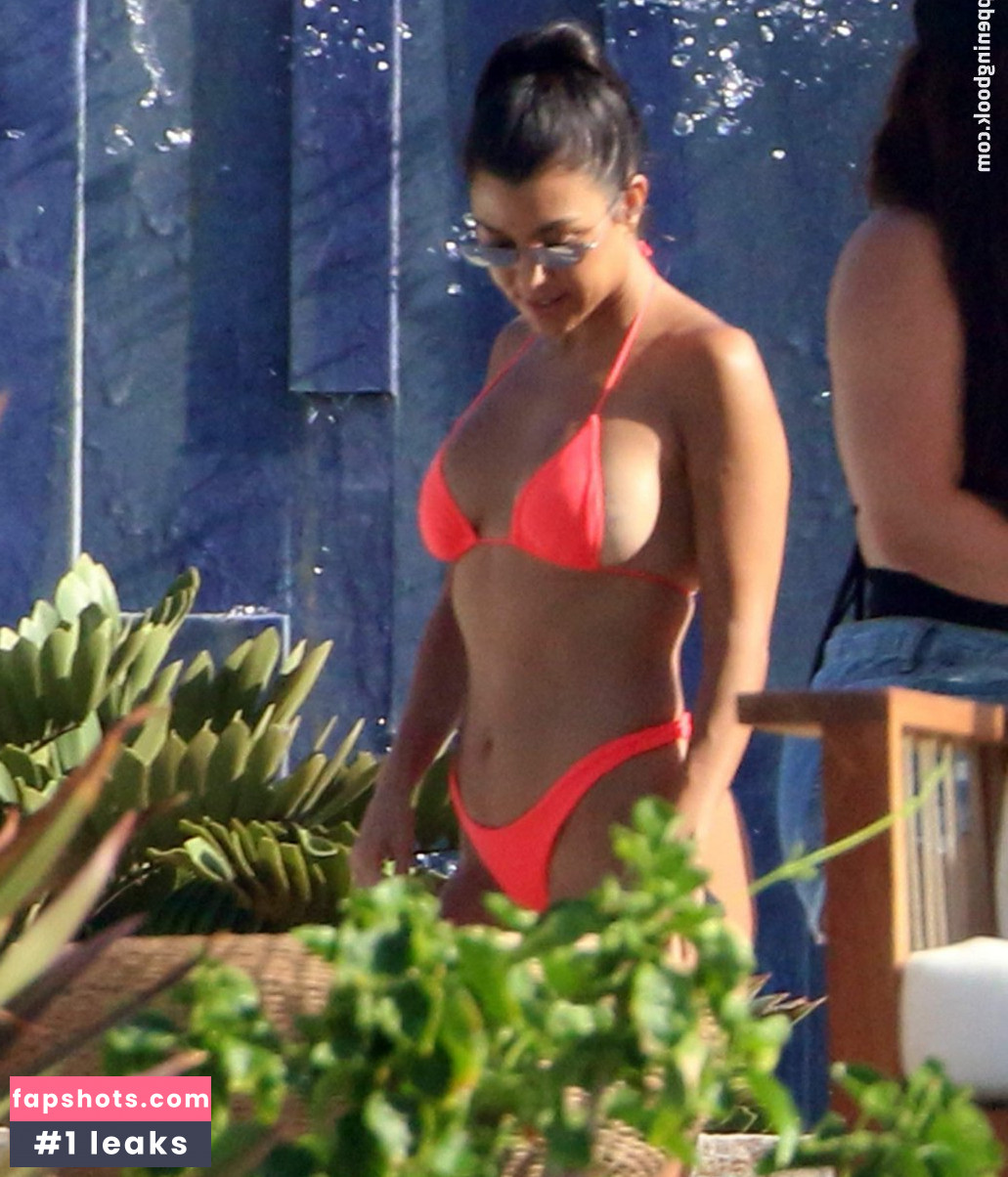 Kourtney Kardashian Nude Leaks OnlyFans Photos #944 - LeakJerk
