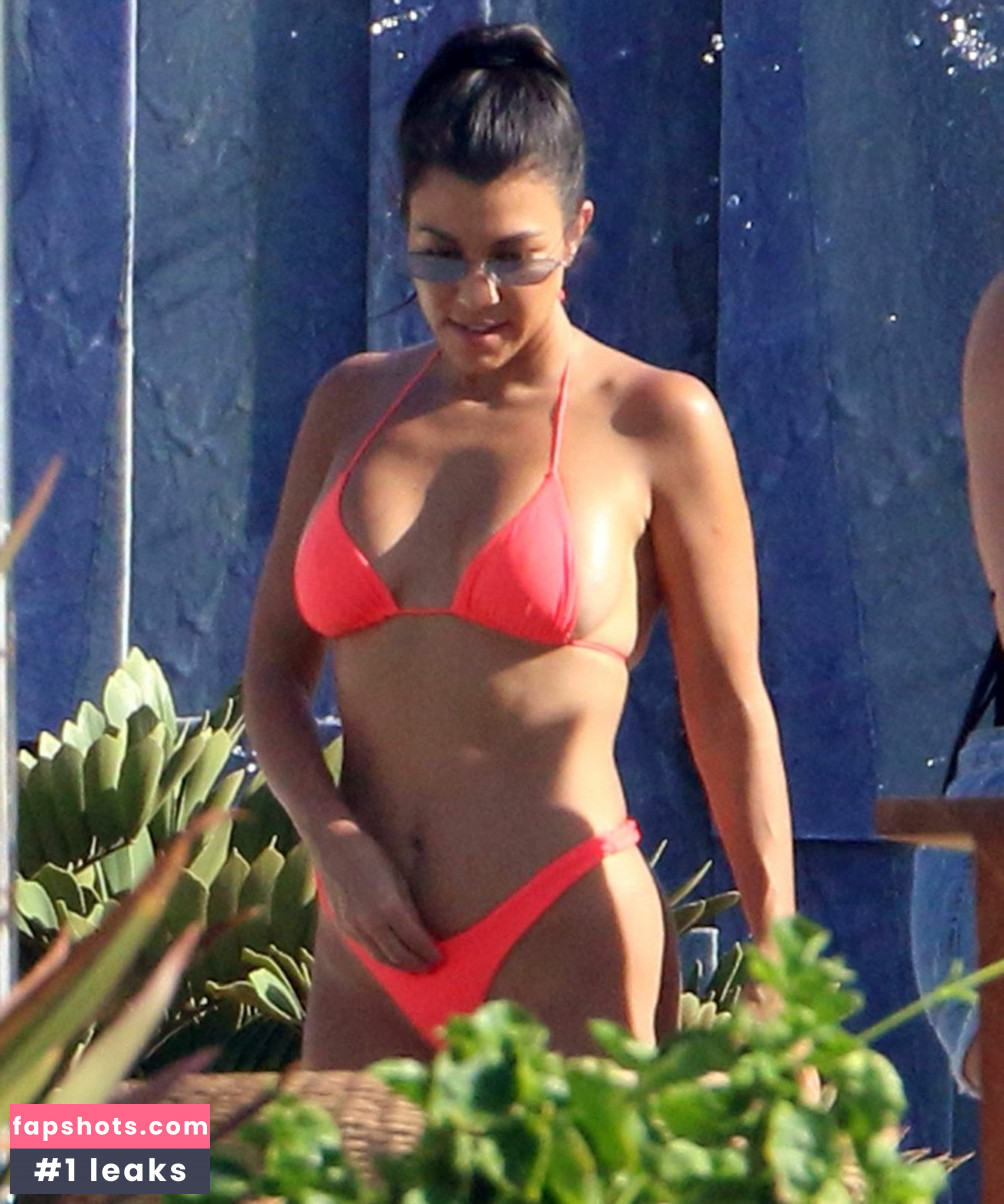 Kourtney Kardashian Nude Leaks OnlyFans Photos #955 - LeakJerk