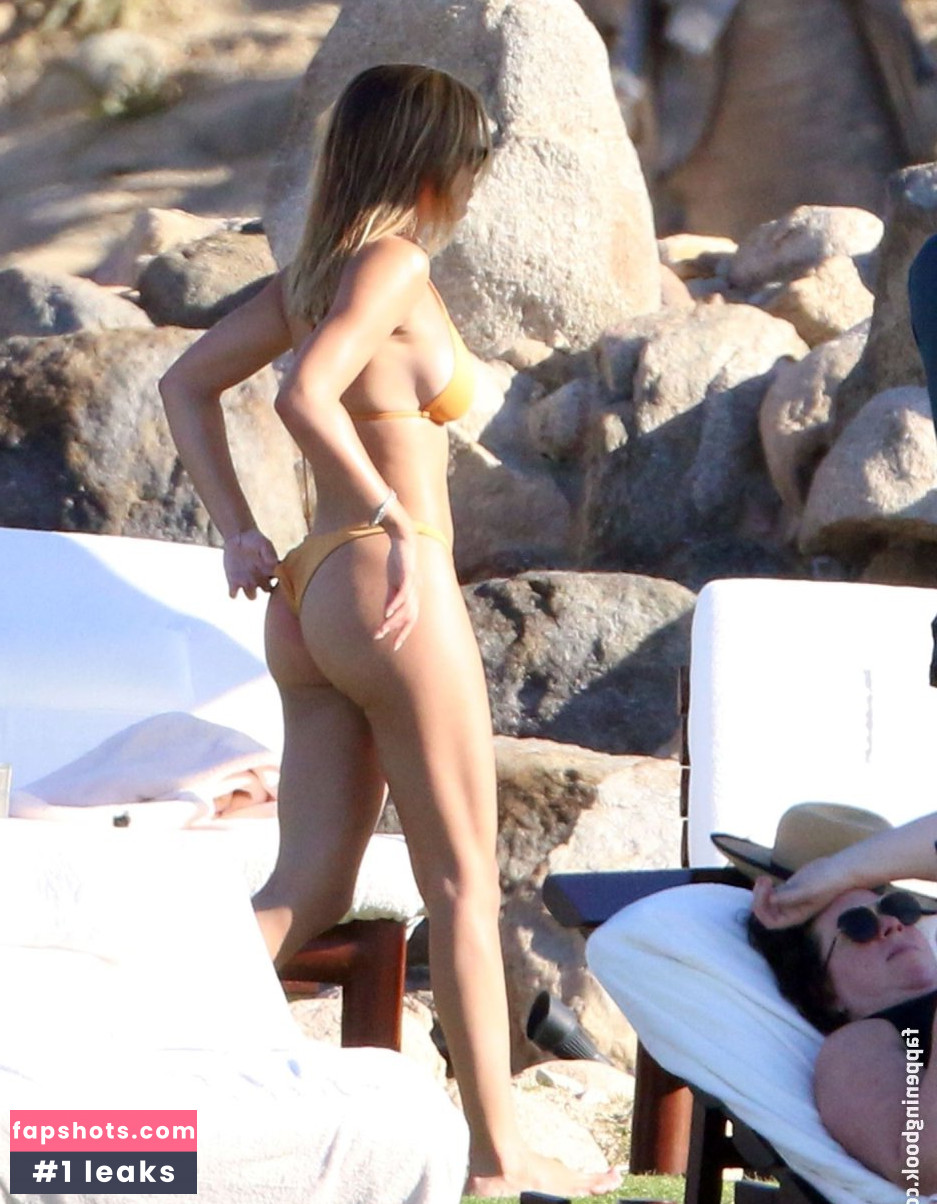 Kourtney Kardashian Nude Leaks OnlyFans Photos #990 - LeakJerk