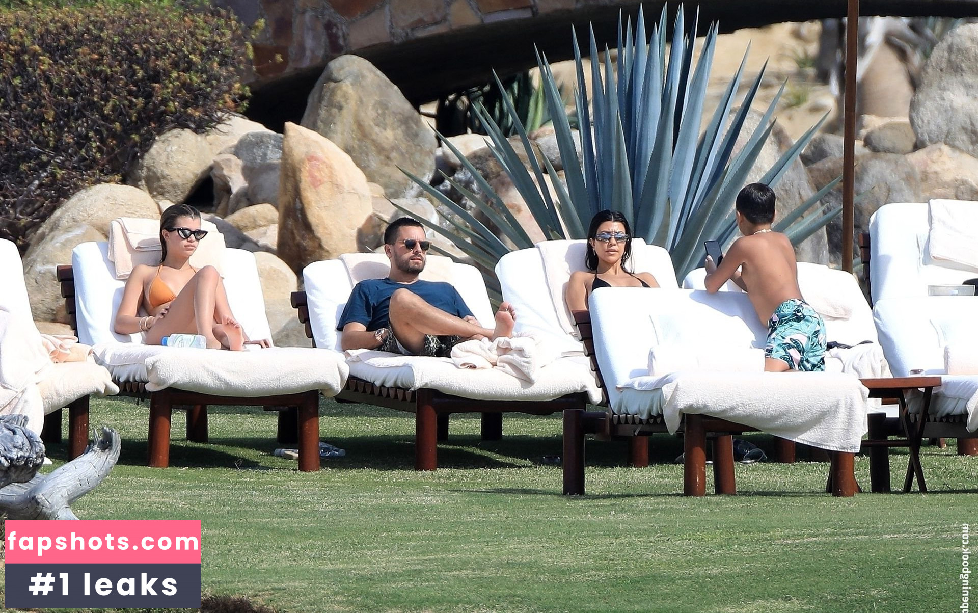 Kourtney Kardashian Nude Leaks OnlyFans Photos #992 - LeakJerk